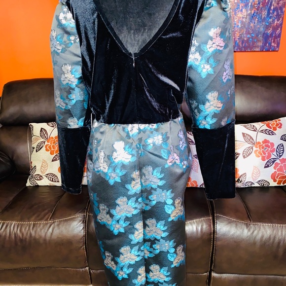 Dress - Picture 3 of 4